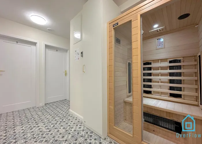 Seredino Navy Apartment- Modern Comfort In A Quiet Location, 5 Minutes To Old Town & Seaside