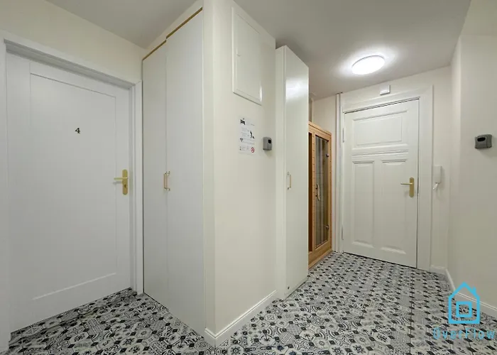 Apartman Seredino Navy Apartment- Modern Comfort In A Quiet Location, 5 Minutes To Old Town & Seaside