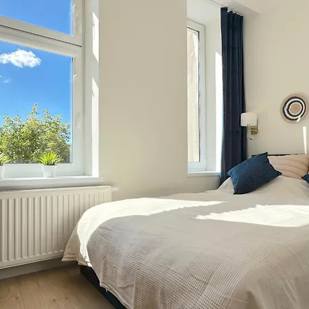 Apartamento Seredino Navy Apartment- Modern Comfort In A Quiet Location, 5 Minutes To Old Town & Seaside Gdansk